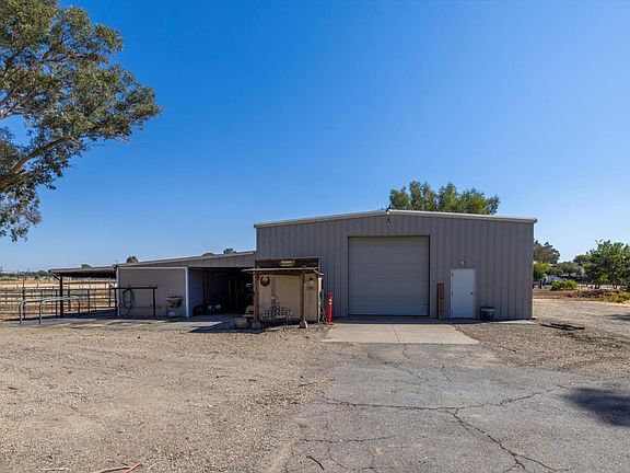 2nd image of 7672 Country Lane
