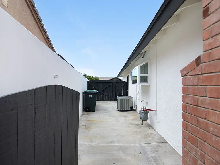 25121 Monte Verde Dr — Photo 21