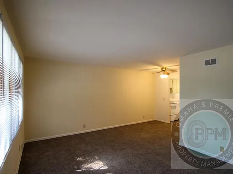 3526 S 82nd St — Photo 15