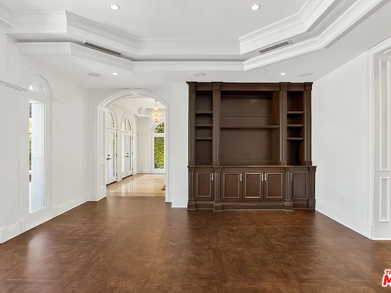 520 N Palm Dr — Photo 13