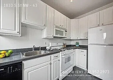 Charming Top-Floor Dupont Circle Condo | Pet Friendly | Steps to Metro — Photo 4