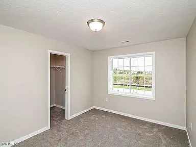 3 bed, 2.5 bath, 1550 sqft, $1,900 — Photo 4