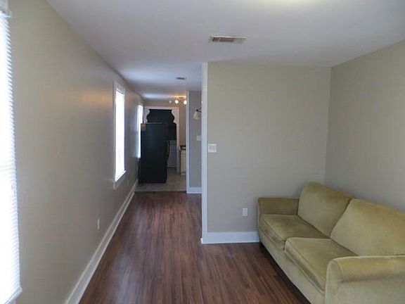 4th image of 2204 Desire St