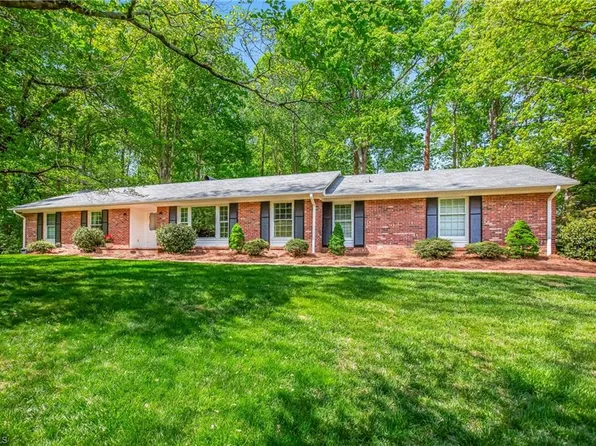 6959 Mendelssohn Dr, Clemmons, NC 27012