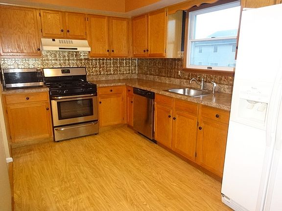 5th image of 5 Bennington Ct