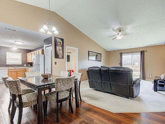 4th image of 5129 Coloma Ct