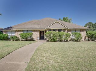 3520 Henry Ct, Arlington, TX 76017