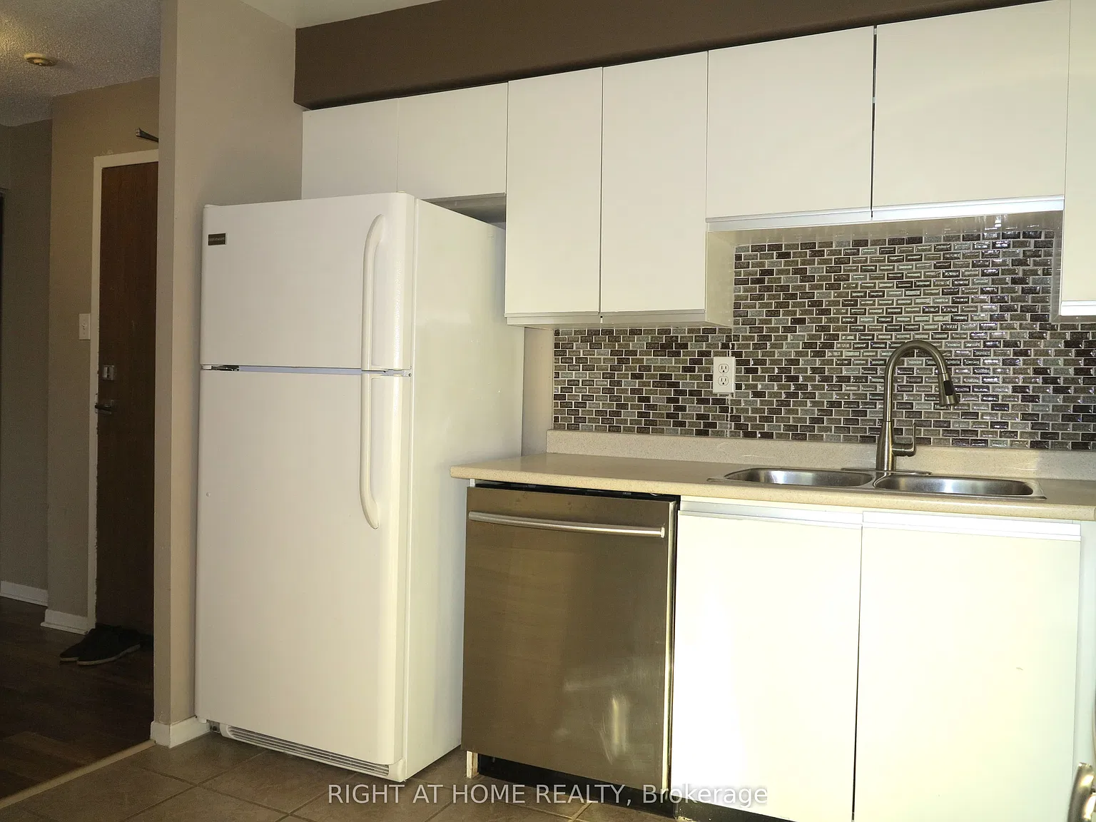 1 bed, $1,600 — Photo 4