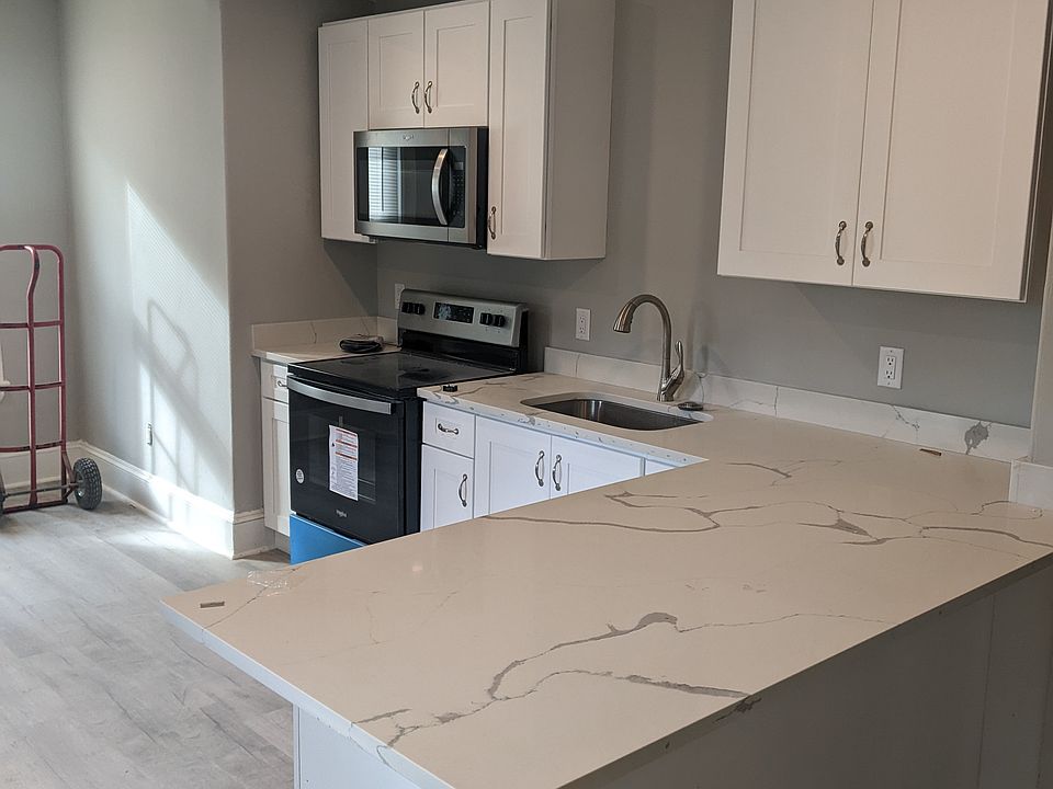 Newly renovated eat in kitchen