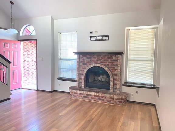 4th image of 12056 Meadow Gate Dr