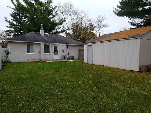 2nd image of 2405 Wildwood Circle Dr