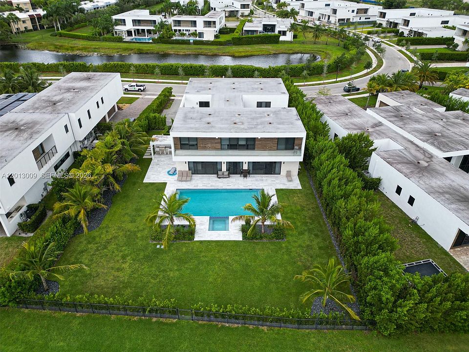 1st image of 16529 Botaniko Dr N