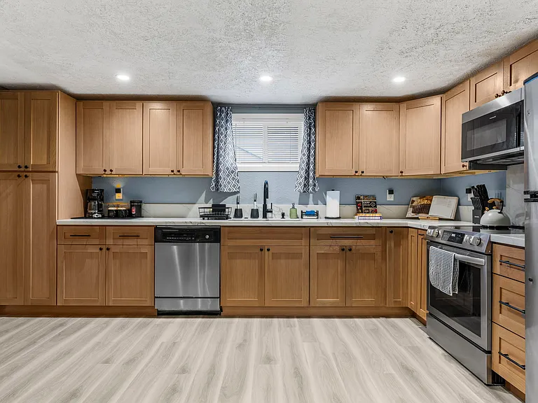 5727 N Sutherlin St #B — Photo 12