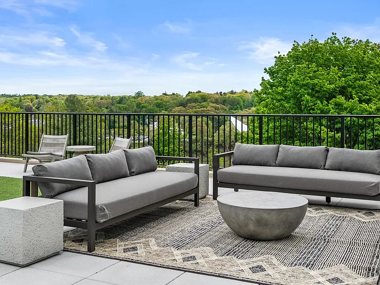 Riverhouse — Photo 29