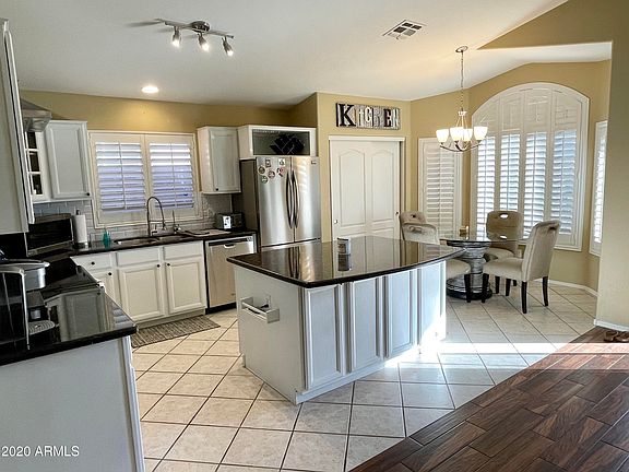 5th image of 1113 E Montoya Ln