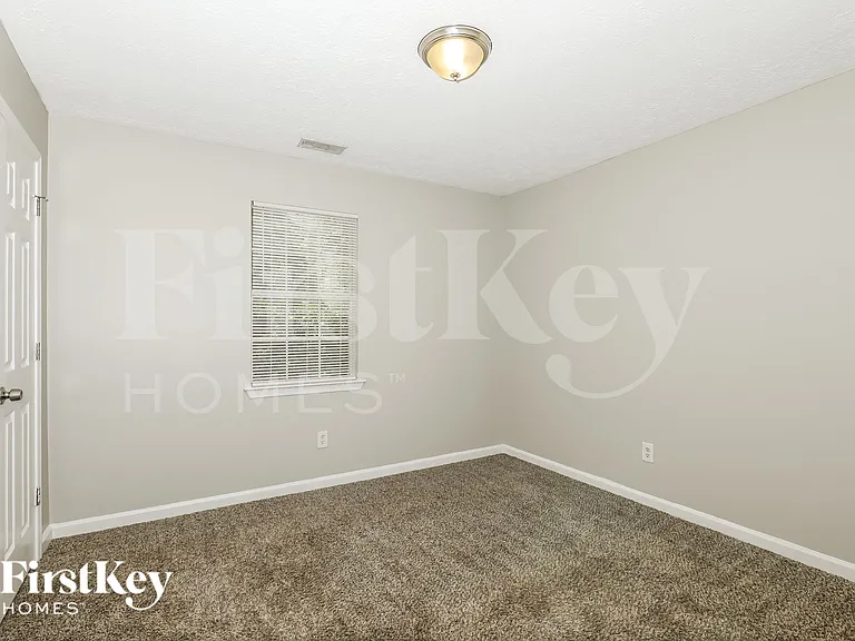 128 Greenleaf Dr — Photo 15