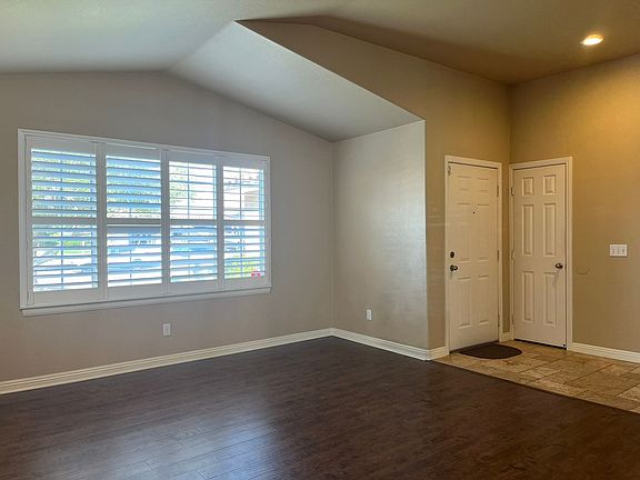 5th image of 17599 Landis Dr