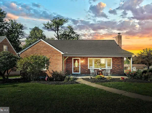 6 N Pleasant Ave, Jacobus, PA 17407