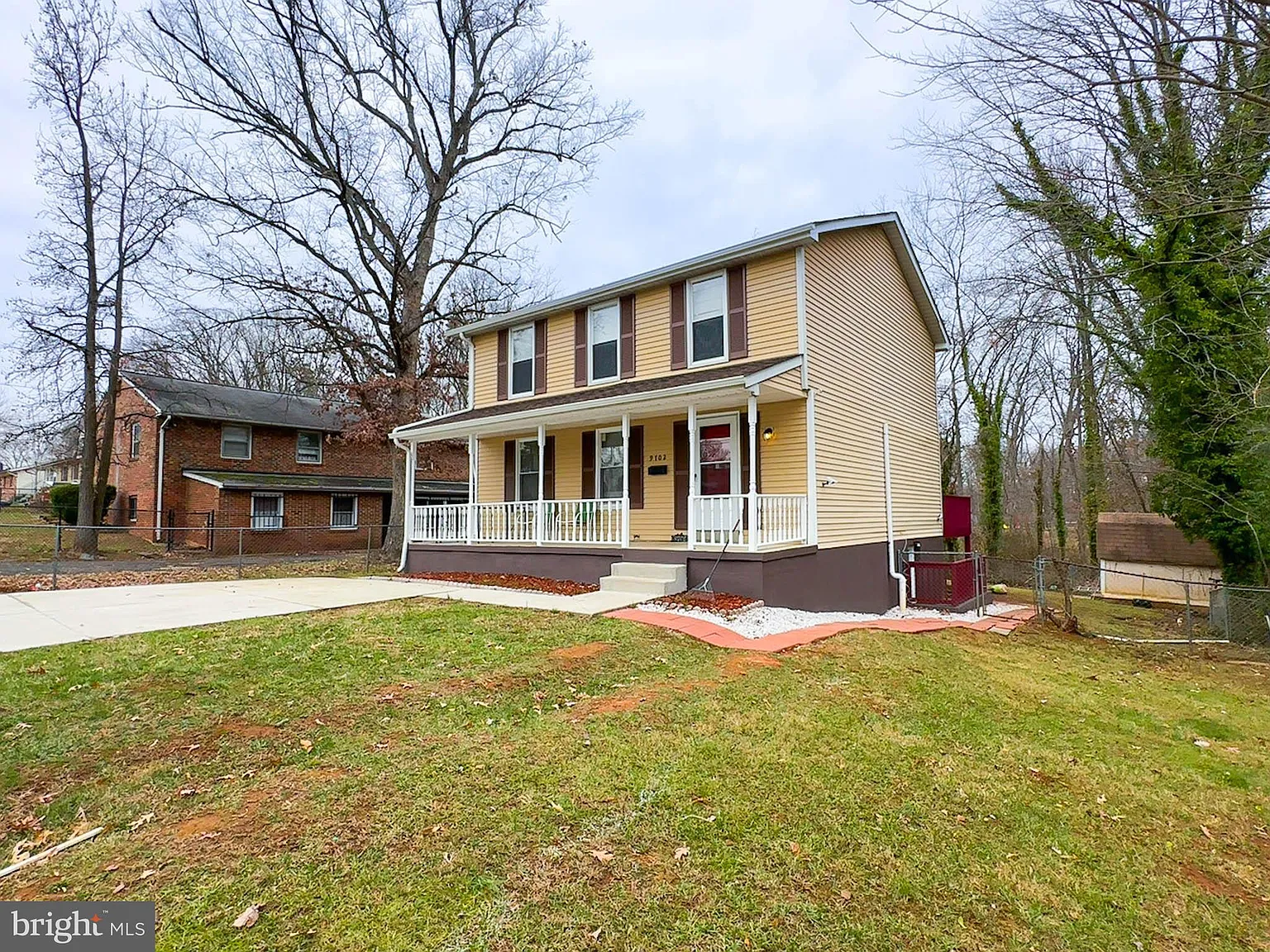 9702 Woodland Ave photo 1