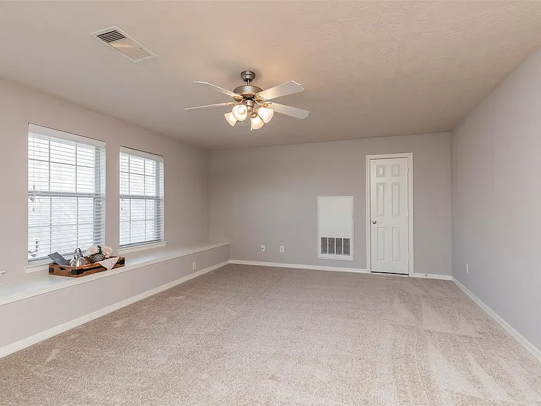 10126 Holly Chase Dr — Photo 41