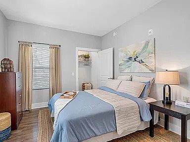 2nd image of 298 Ross Ave