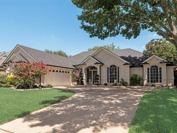 6708 Rolling Hills Dr, North Richland Hills, TX 76182