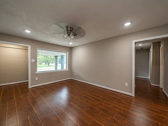 4th image of 10530 Sierra Drive