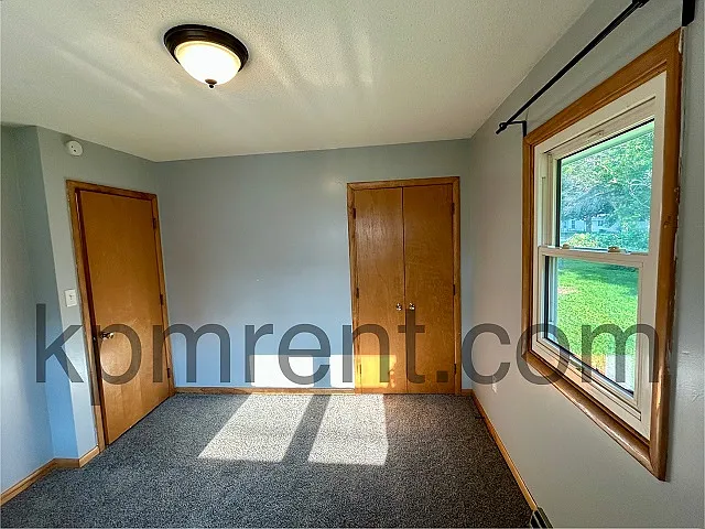 103 W 6th St — Photo 8