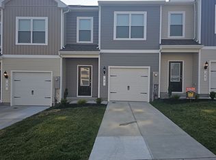 43 Cramsford St, Falling Waters, WV 25419