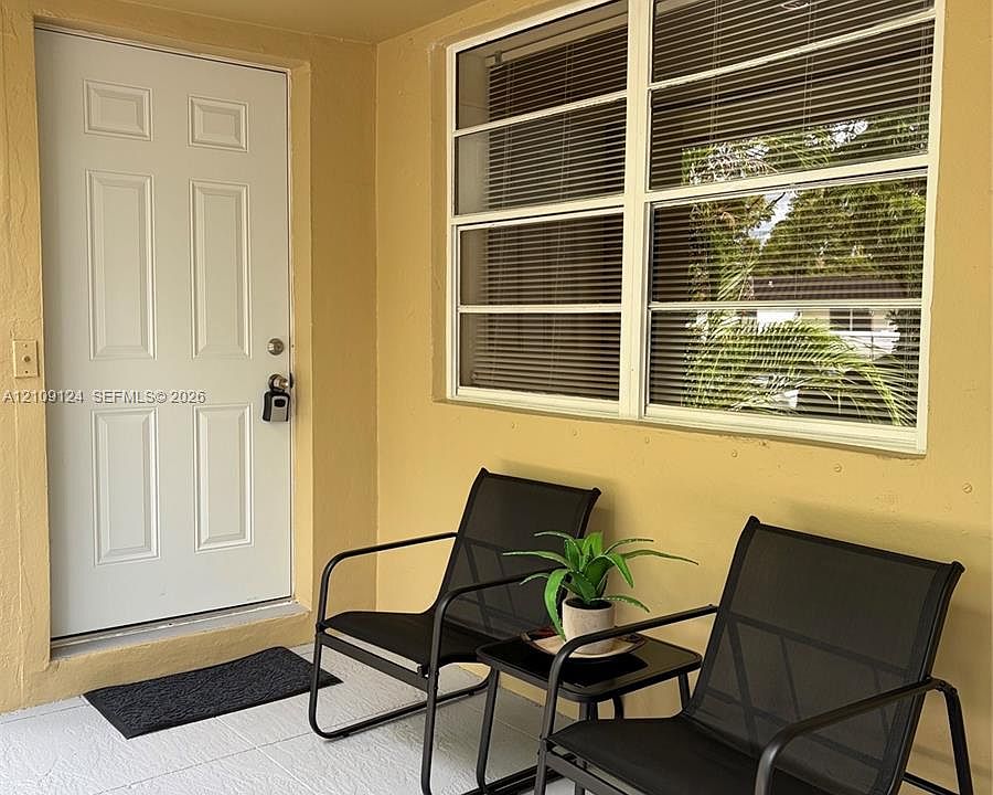 1st image of 1610 NE 9th St #1