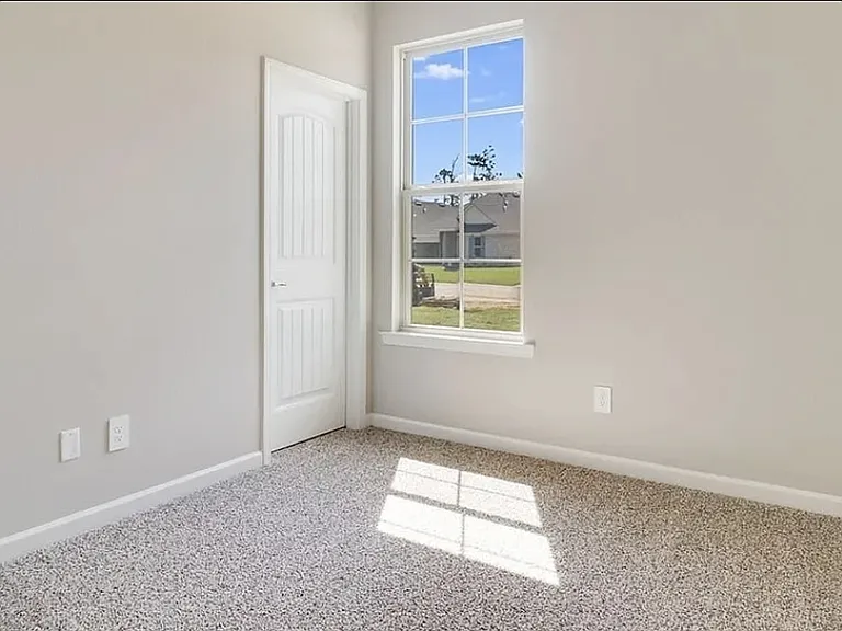 1742 Sawgrass Dr — Photo 9