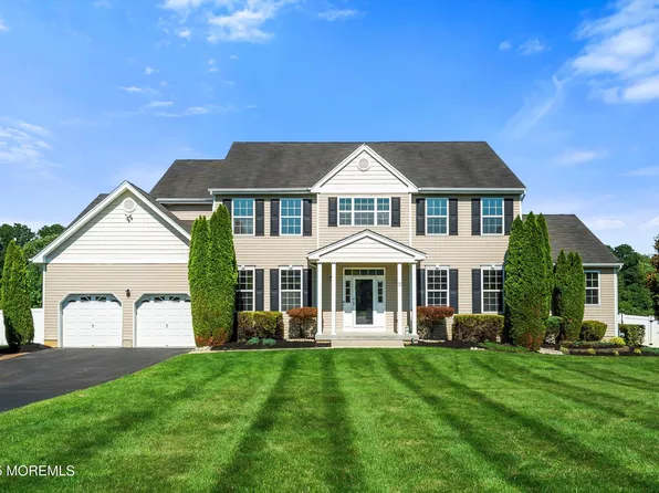 10 Rolling Meadows Court, Upper Freehold, NJ 08501