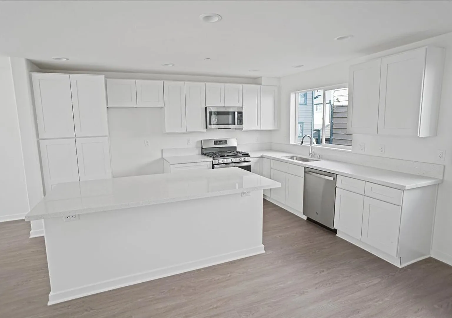 4-Bedroom Home for Rent Move-In Ready — Photo 3