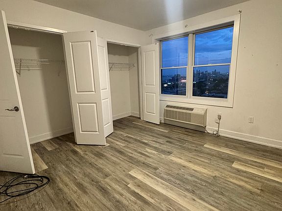4th image of 130 37th St