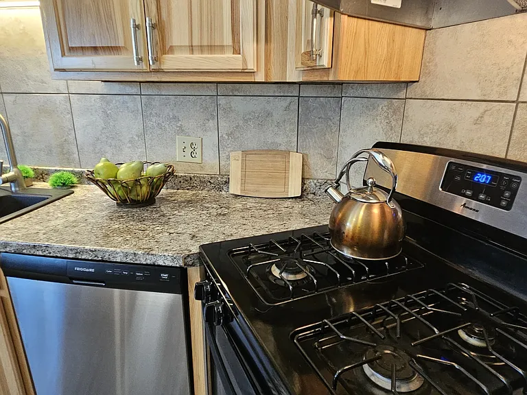 7 Bert Rd — Photo 14