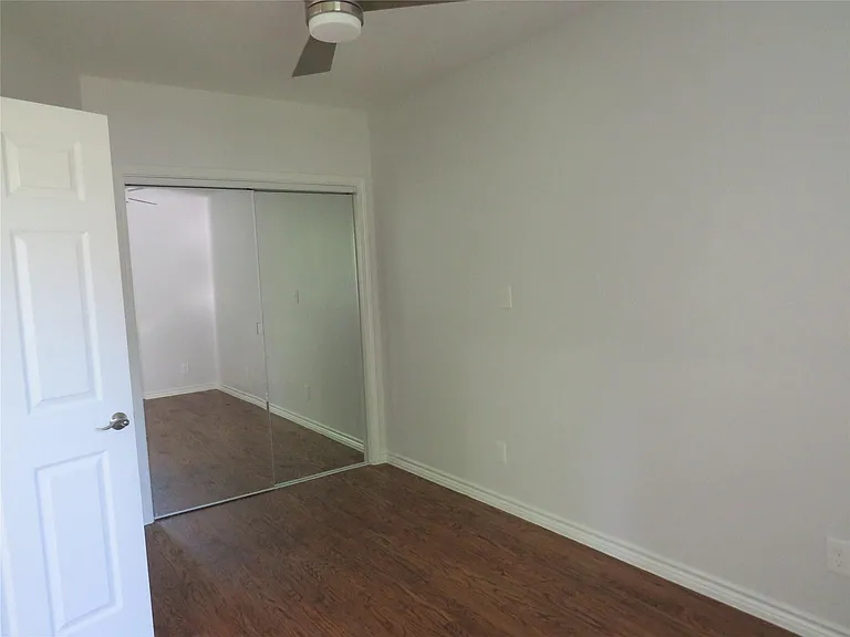 818 Thomas St — Photo 2