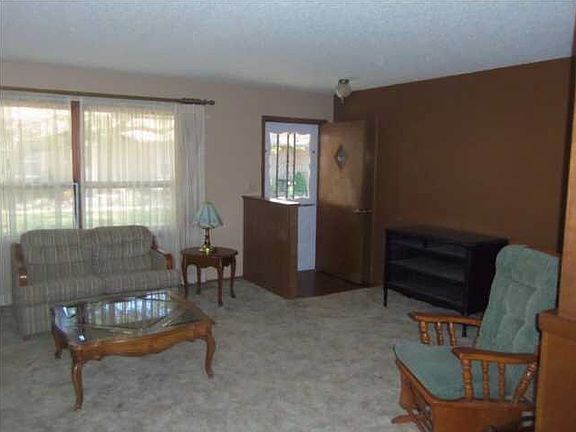 3rd image of 205 S Ash St APT 5