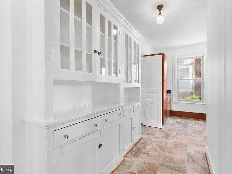 1404 Washington Ave — Photo 11