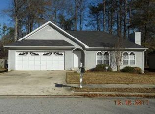 310 Carriage Dr, Fayetteville, GA 30214