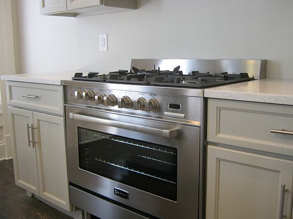3rd image of 641 N High St APT 6