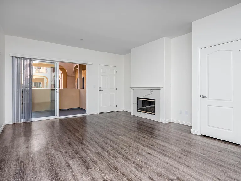 Vinton Court Apartments — Photo 25