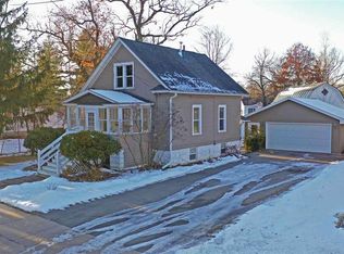 720 School St, Waupaca, WI 54981