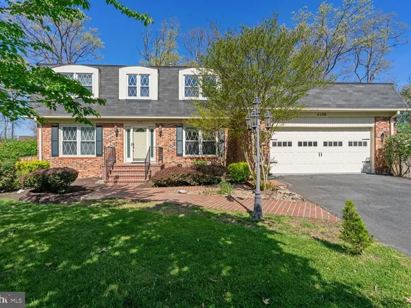 4300 Birch Pond Ln, Fairfax, VA 22033