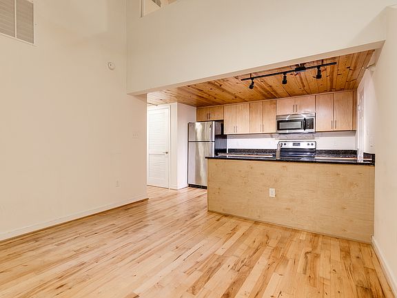 2nd image of 10 W Broad St APT 101