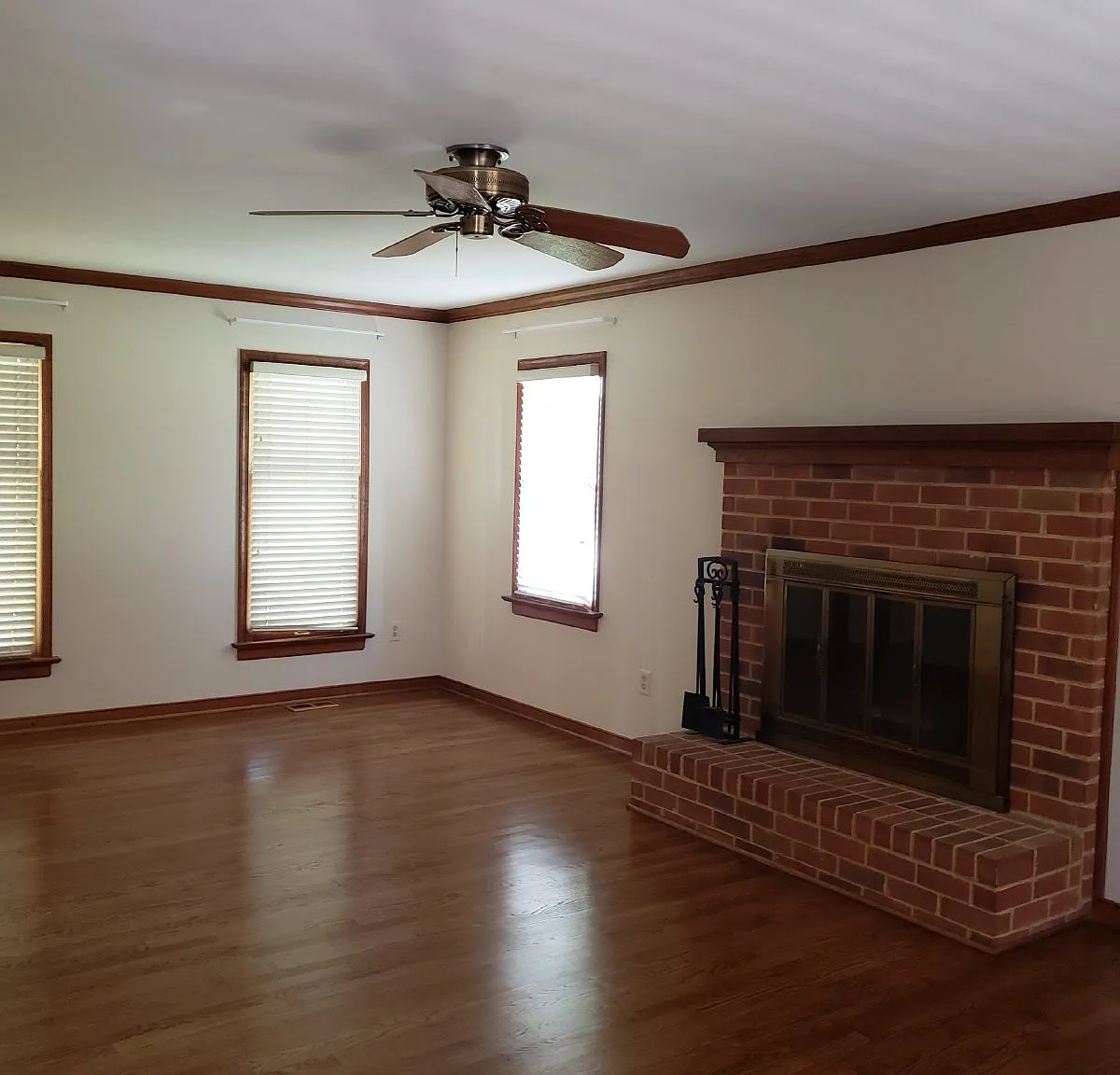 3 bed, 2.5 bath, 1863 sqft, $2,470 — Photo 3