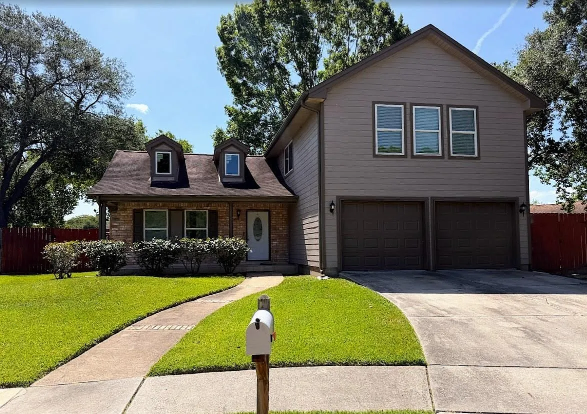 3 bed, 2.5 bath, $2,200 — Photo 1