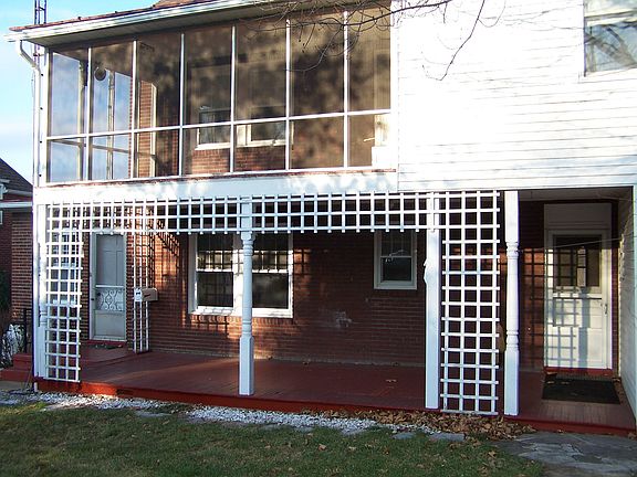 Two rear Porches