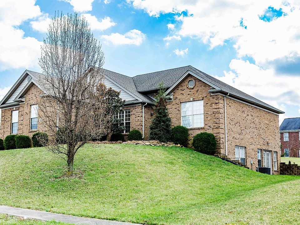 1st image of 304 Twin Pines Ln