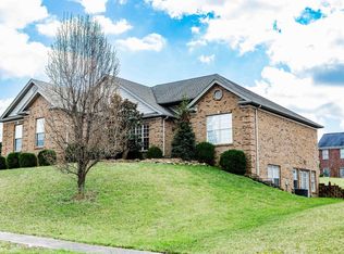 304 Twin Pines Ln, Frankfort, KY 40601