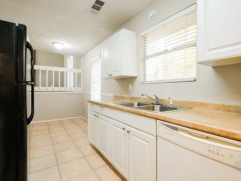 4707 Greenway Rd — Photo 9